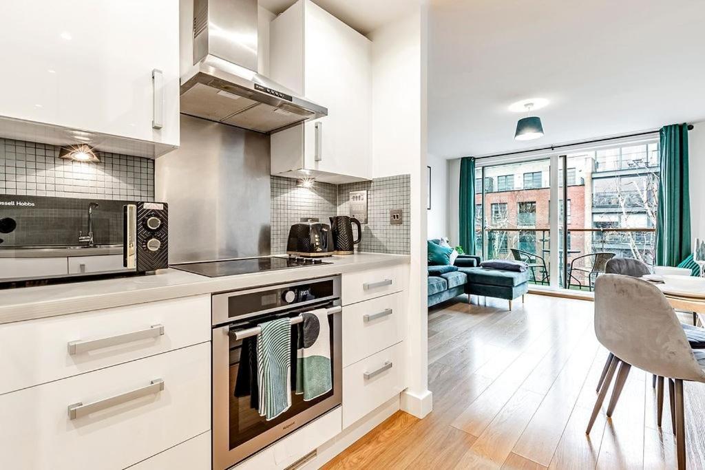 Appartement Stylish With Free Parking And Canal Views Londen