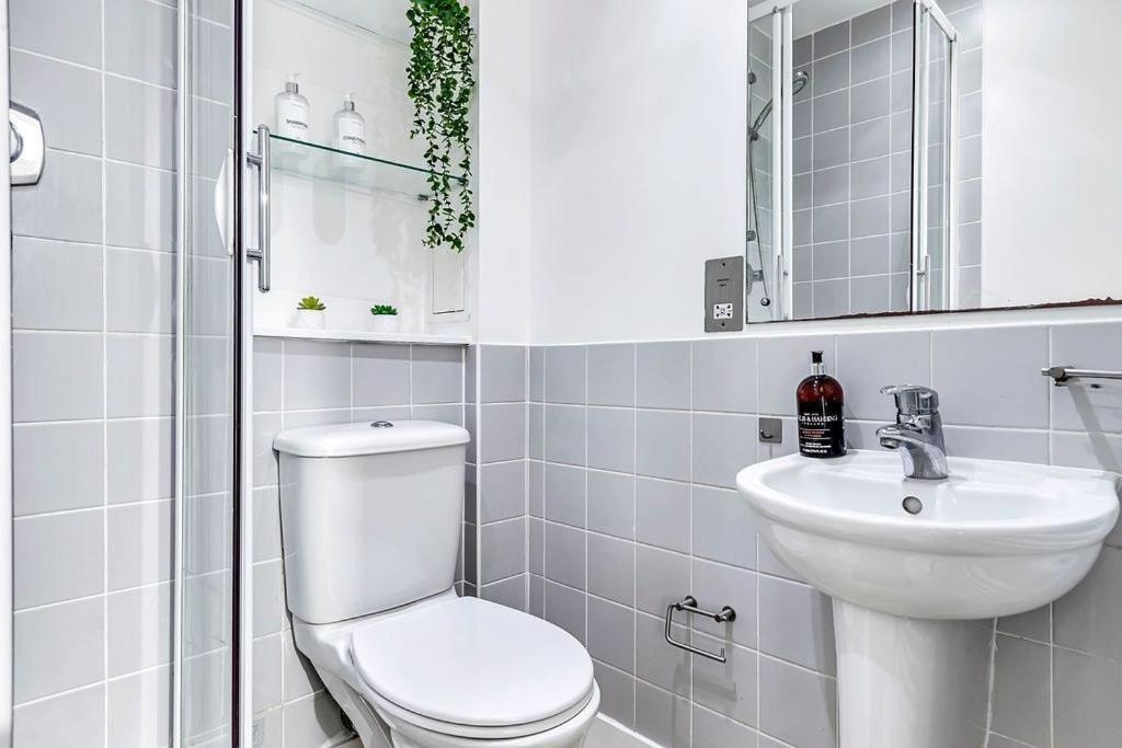 Stylish With Free Parking And Canal Views Appartement